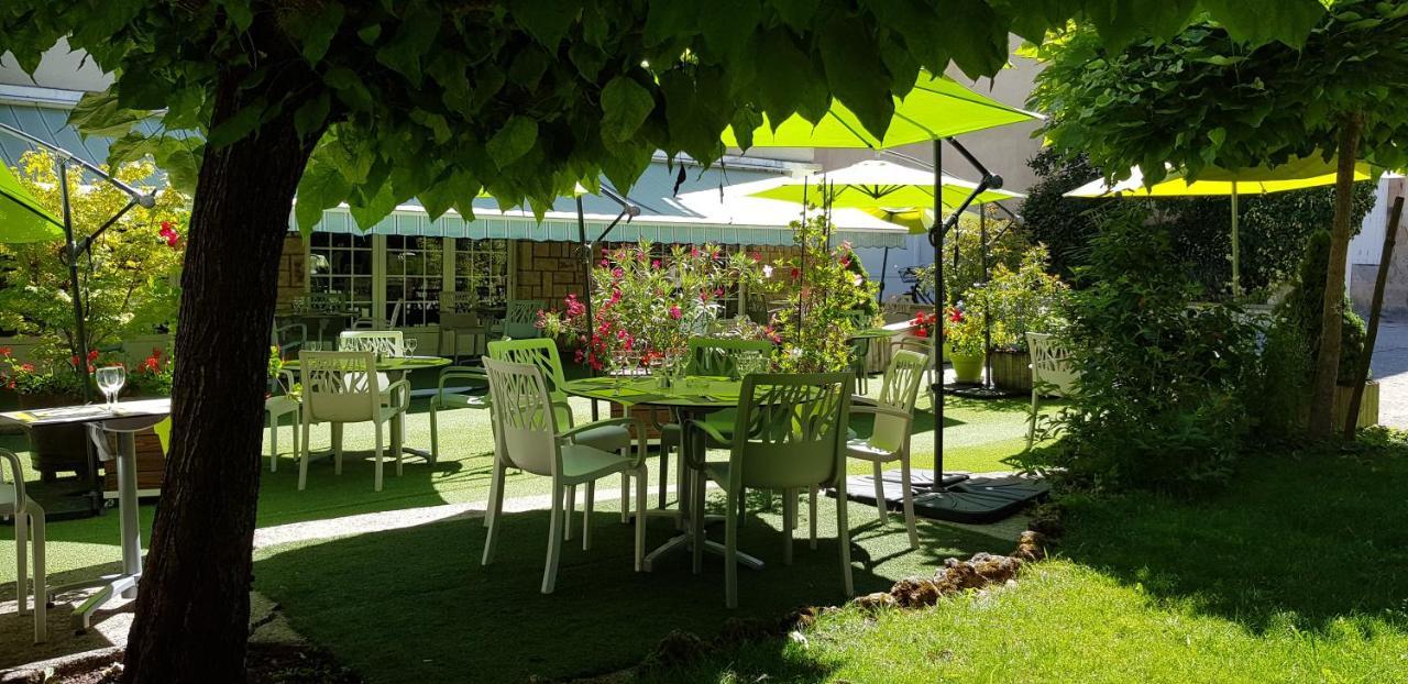 Hotel Le Lion D'Or Saint-Geniez-dʼOlt Εξωτερικό φωτογραφία
