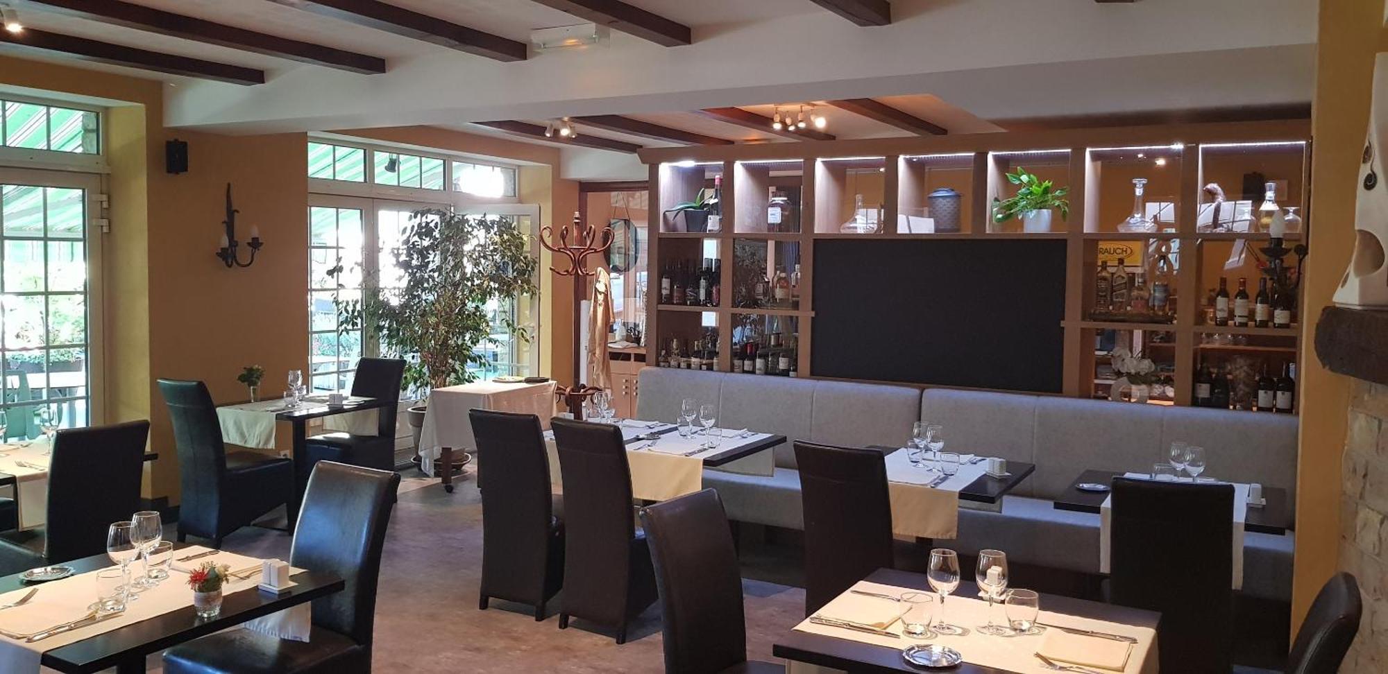 Hotel Le Lion D'Or Saint-Geniez-dʼOlt Εξωτερικό φωτογραφία